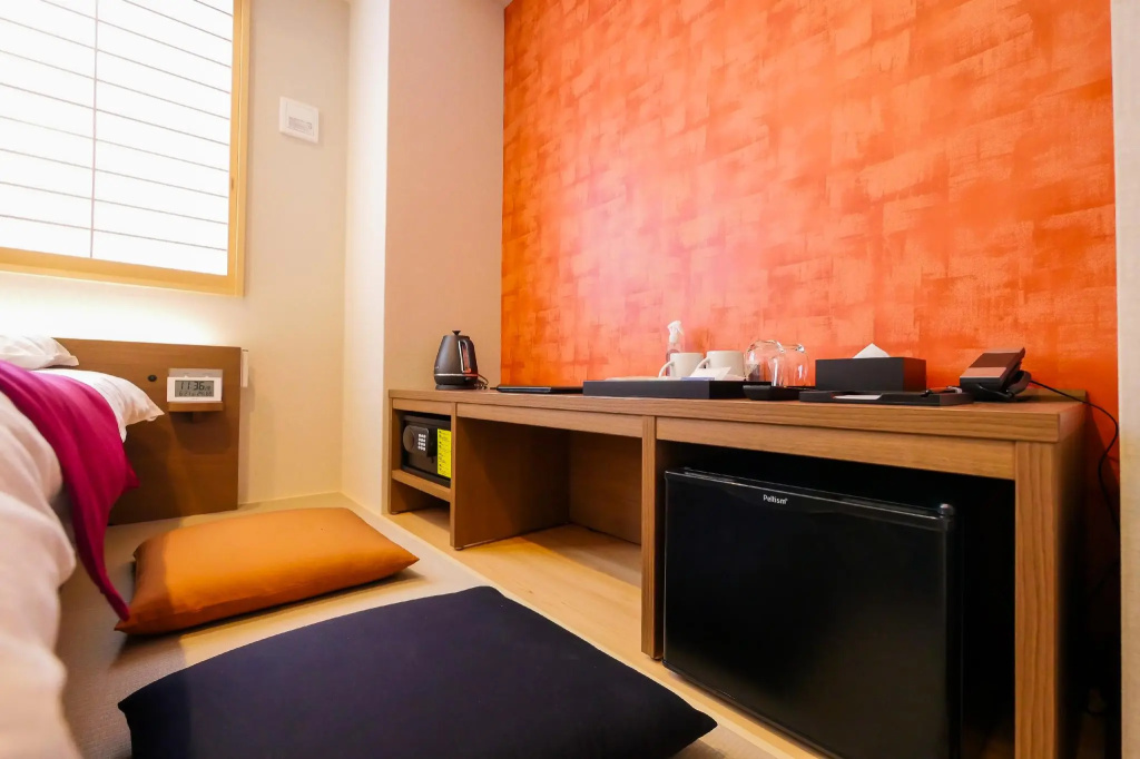 Standard Double room (full double bed)