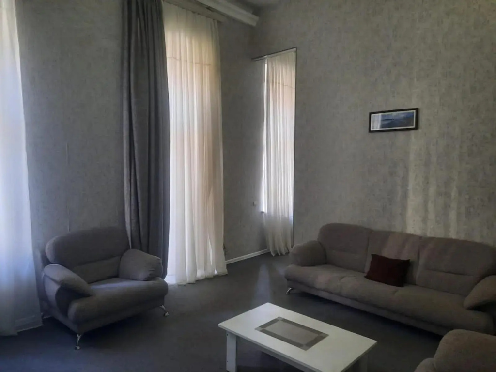 Apartament on Nizami street 6 rooms