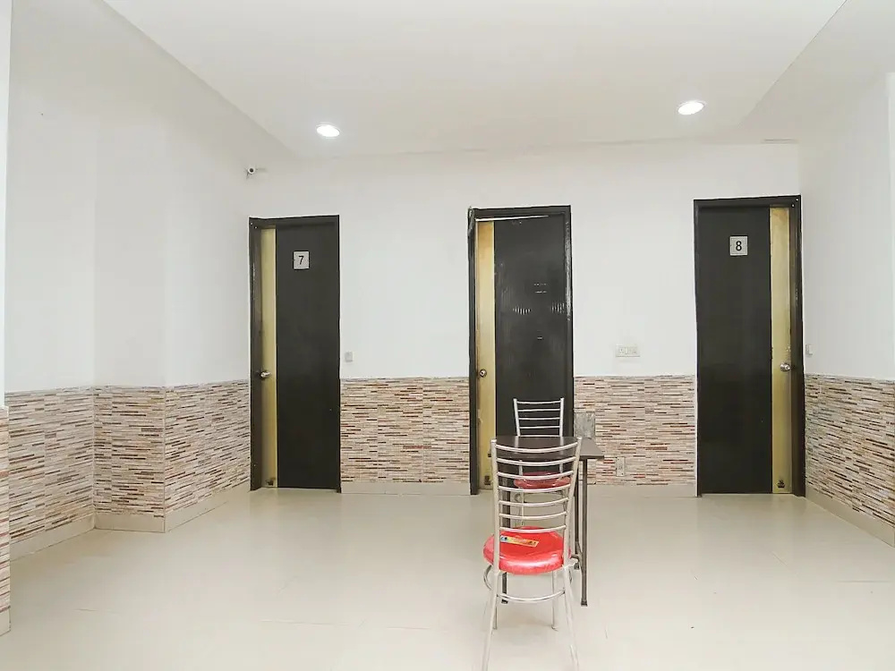 Lobby & Reception