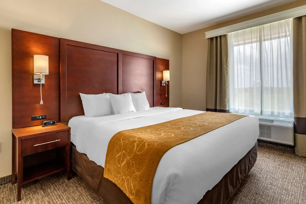 Double Suite (full double bed)