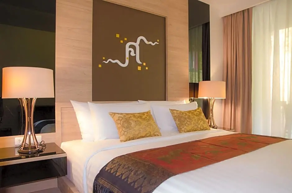 Deluxe Double room with garden view (full double bed)