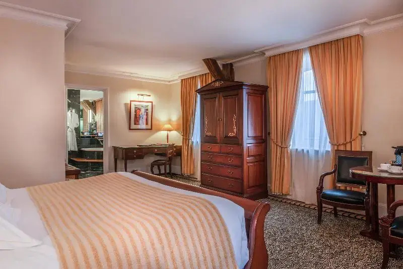 Deluxe Double room with balcony (full double bed)