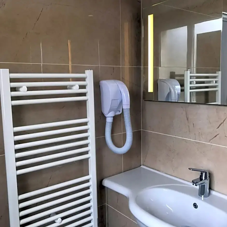 Comfort room