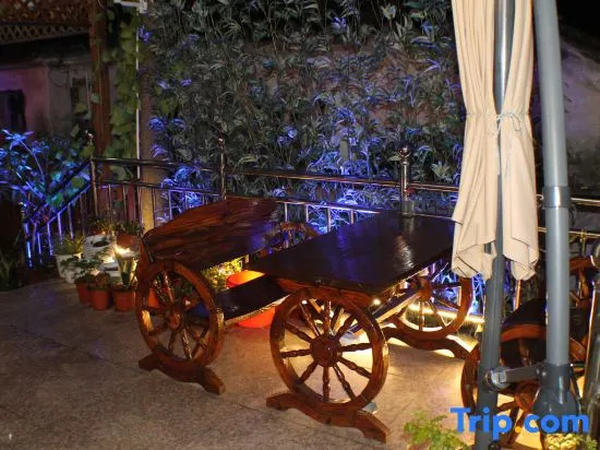 Shanghai Xiangjian Huashe Homestay