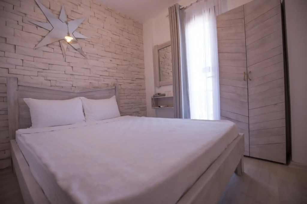 Menendi Otel by null