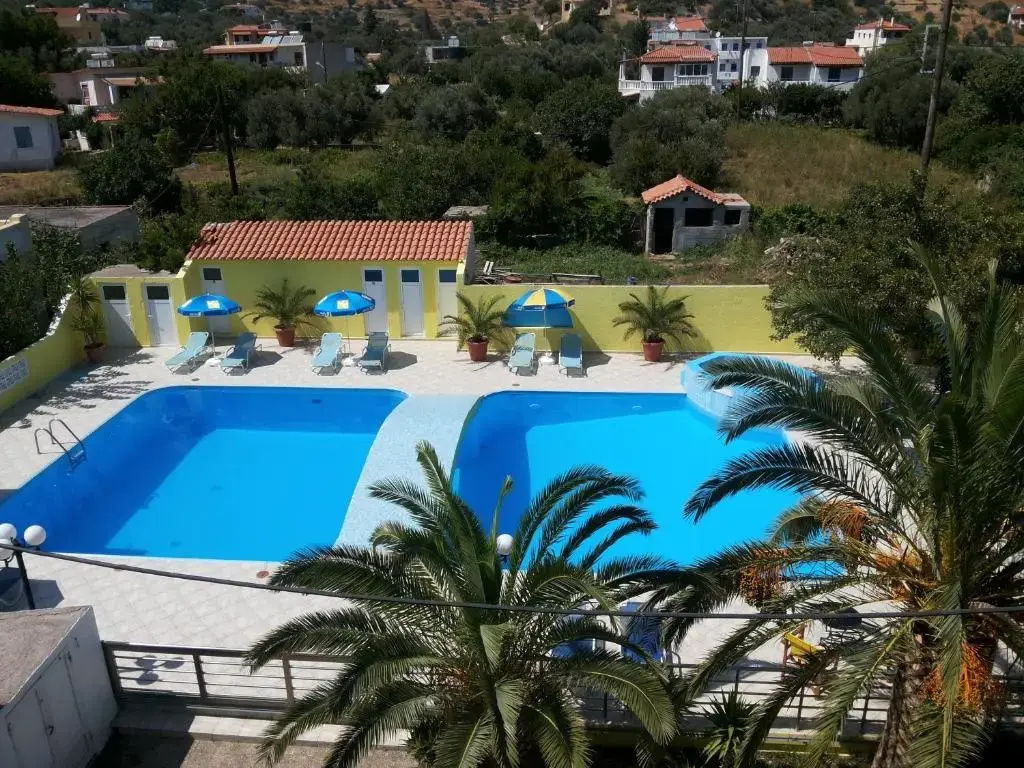 2 Bedrooms Apartment with pool view