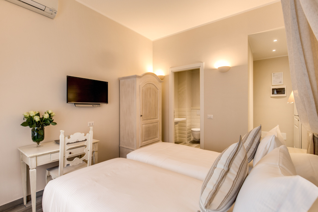 Casa Tua Vaticano Guest House — 4