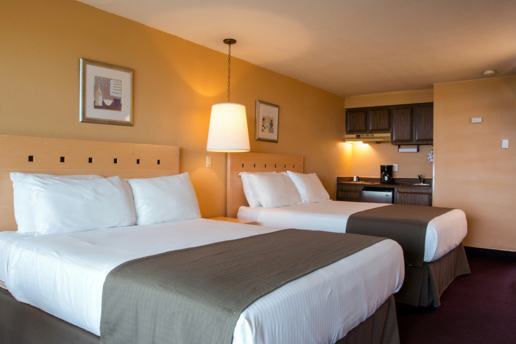 Hi-Tide Oceanfront Inn — 2