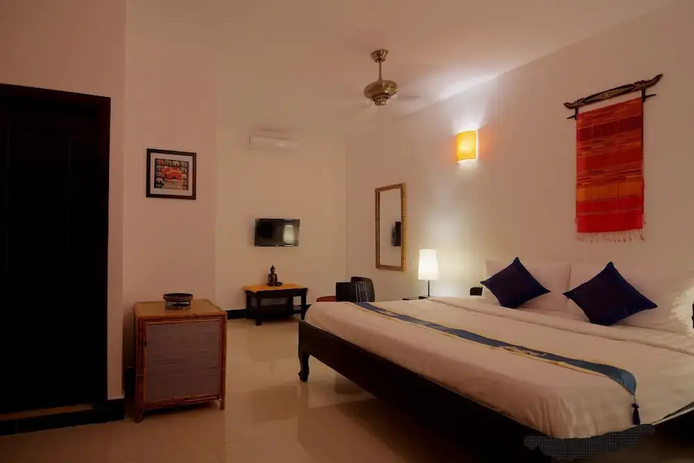 Deluxe Double Bungalow with pool view full double bed