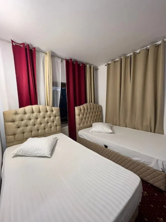 Standard Double room with city view (twin beds)