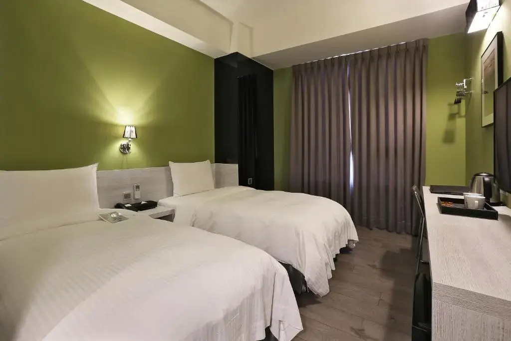 Standard Double room with city view (twin beds)