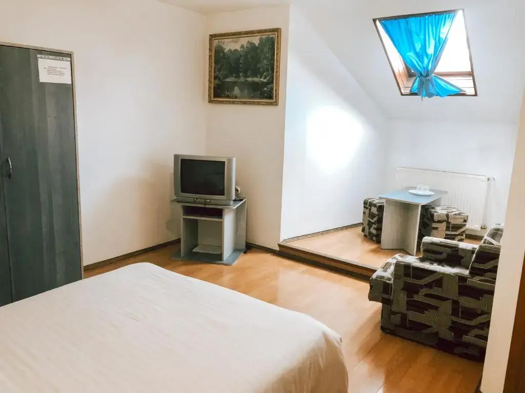 Economy room