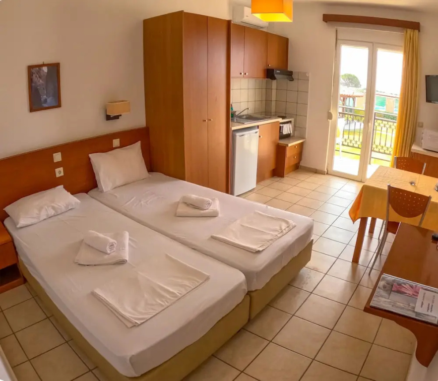 Double Studio with sea view (twin beds)