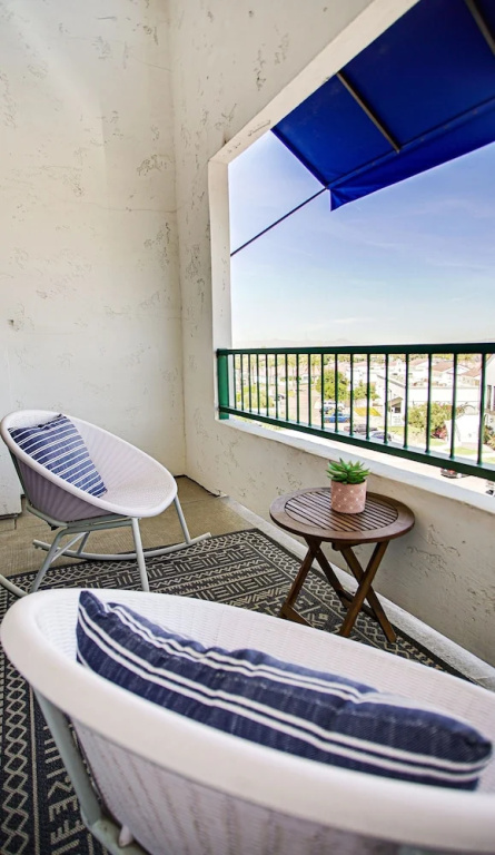 Queen Creek #442 Chandler 3 Bedroom Condo by RedAwning