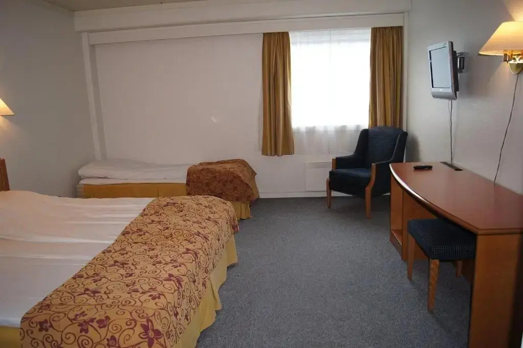 Standard Triple room