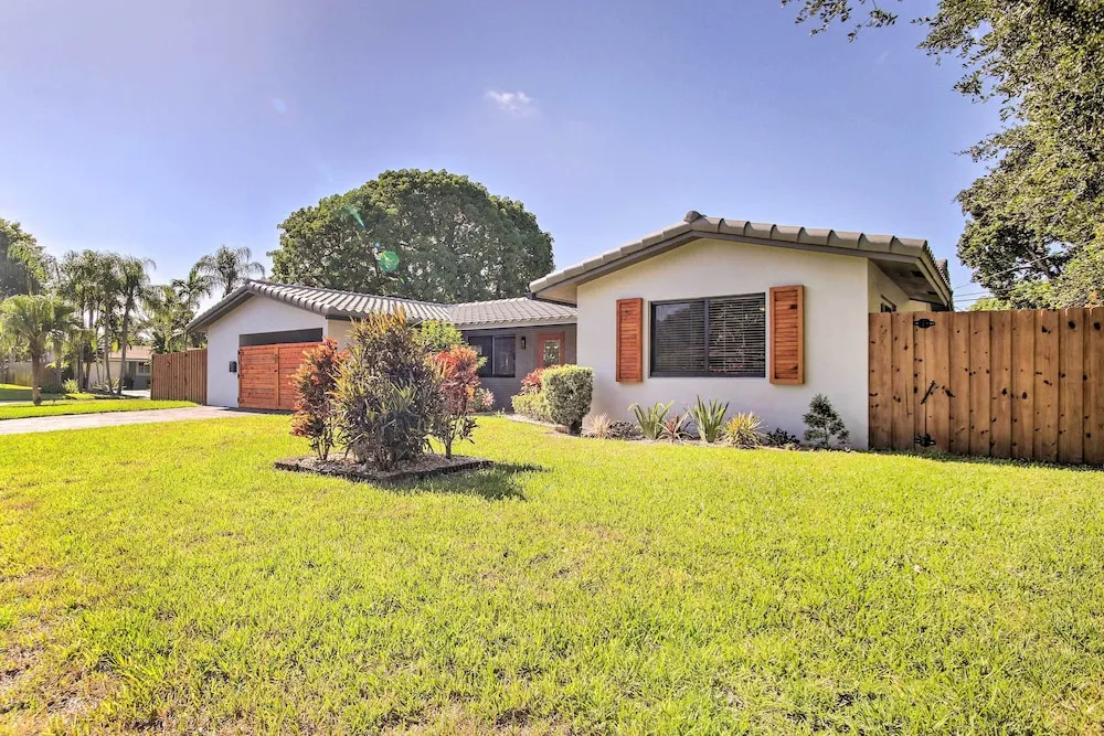 Wilton Manors Home w/ Pool ~ 4 Mi to Beach!