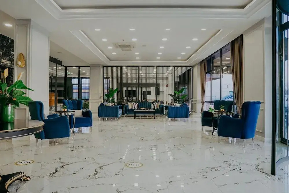 Lobby & Reception