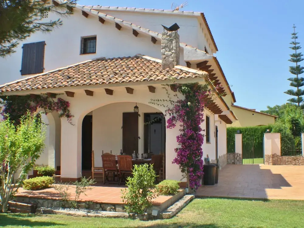 Captivating Villa in El Vendrell With Swimming Pool