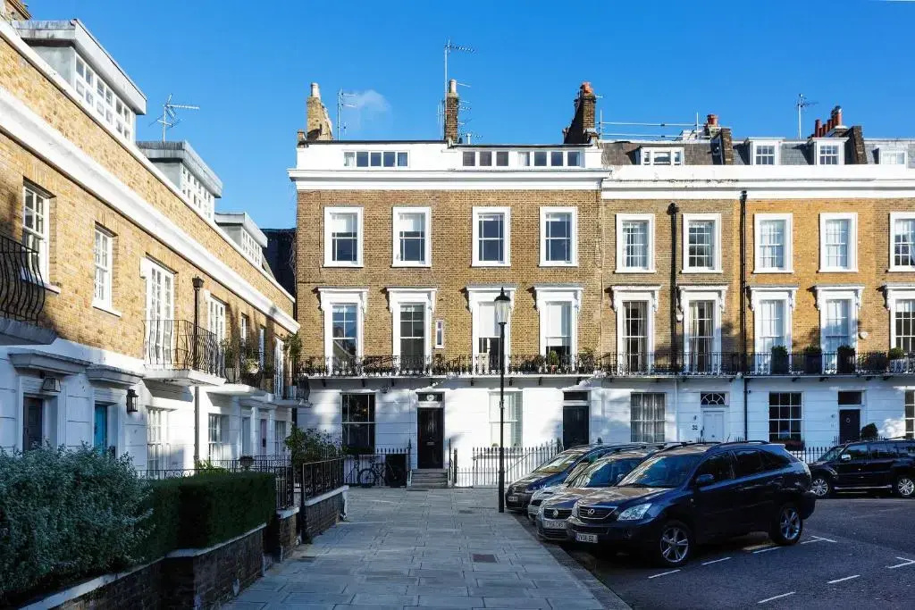 Veeve - Chelsea Square Serenity
