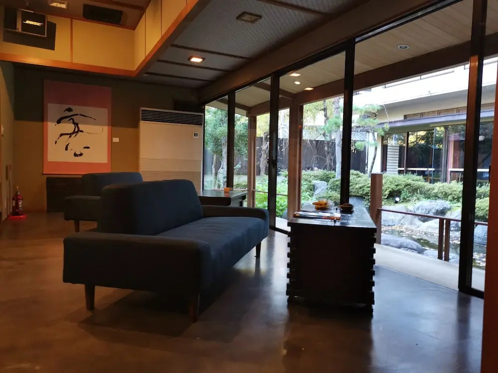 Lobby & Reception