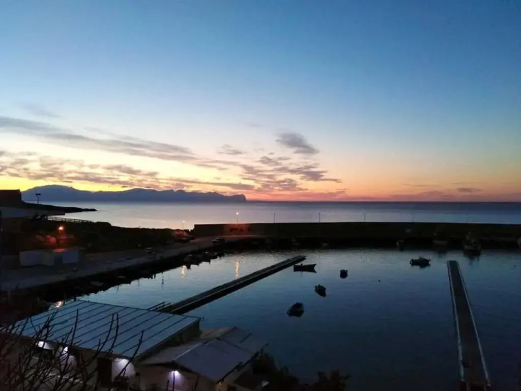 4 bedrooms villa with private pool jacuzzi and enclosed garden at Partinico 9 km away from the beach