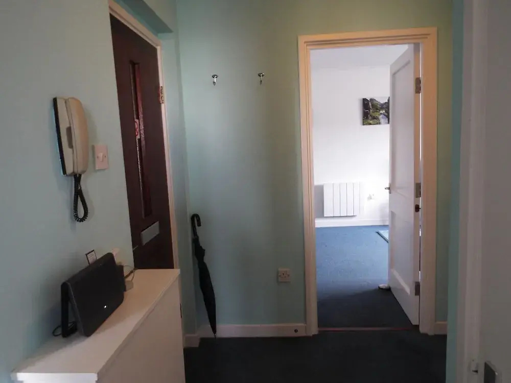 Ideal Central Edinburgh location with free on-site private parking
