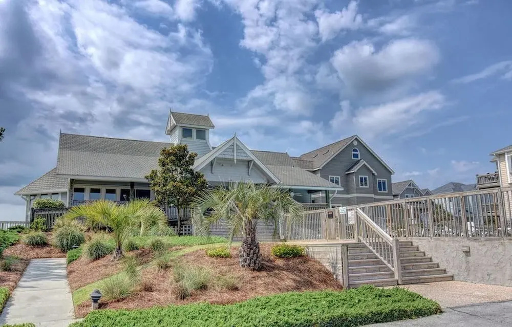 Sandy Feet by Topsail Realty