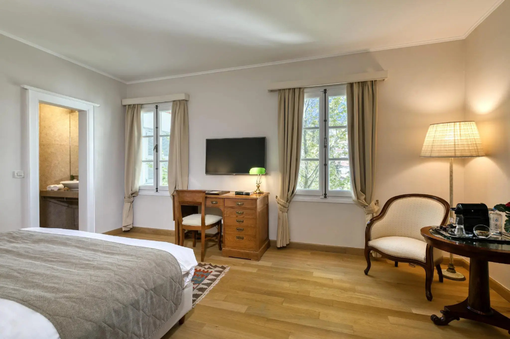 Superior Double room (full double bed)