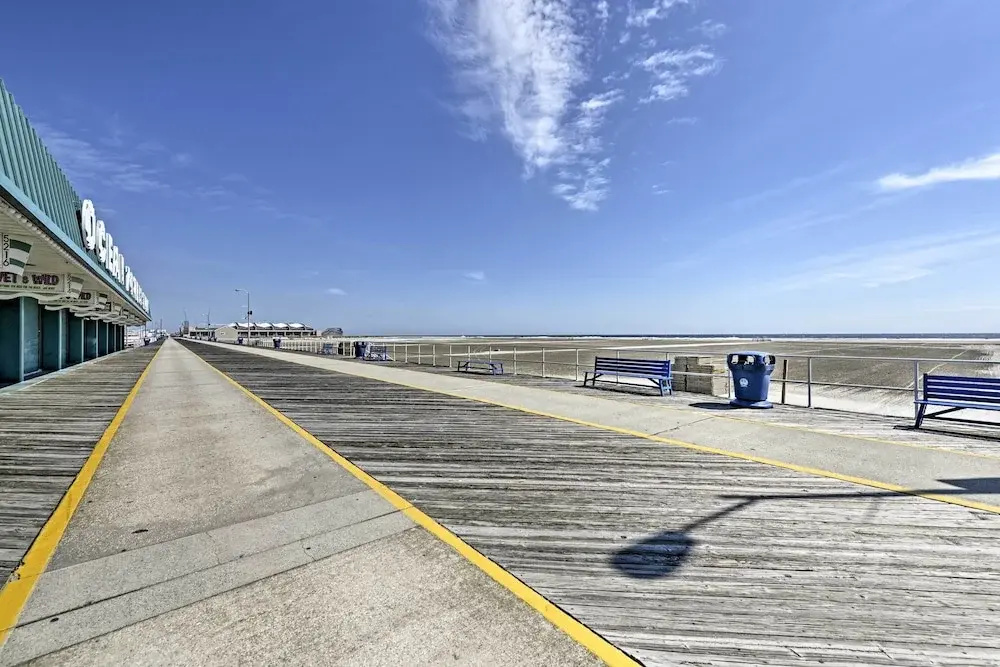 Wildwood Townhome w/ Patio: 1 Block To The Beach!