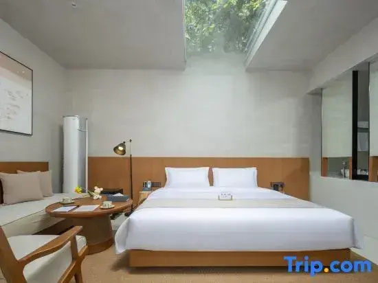 2 Bedrooms Standard room with pool view