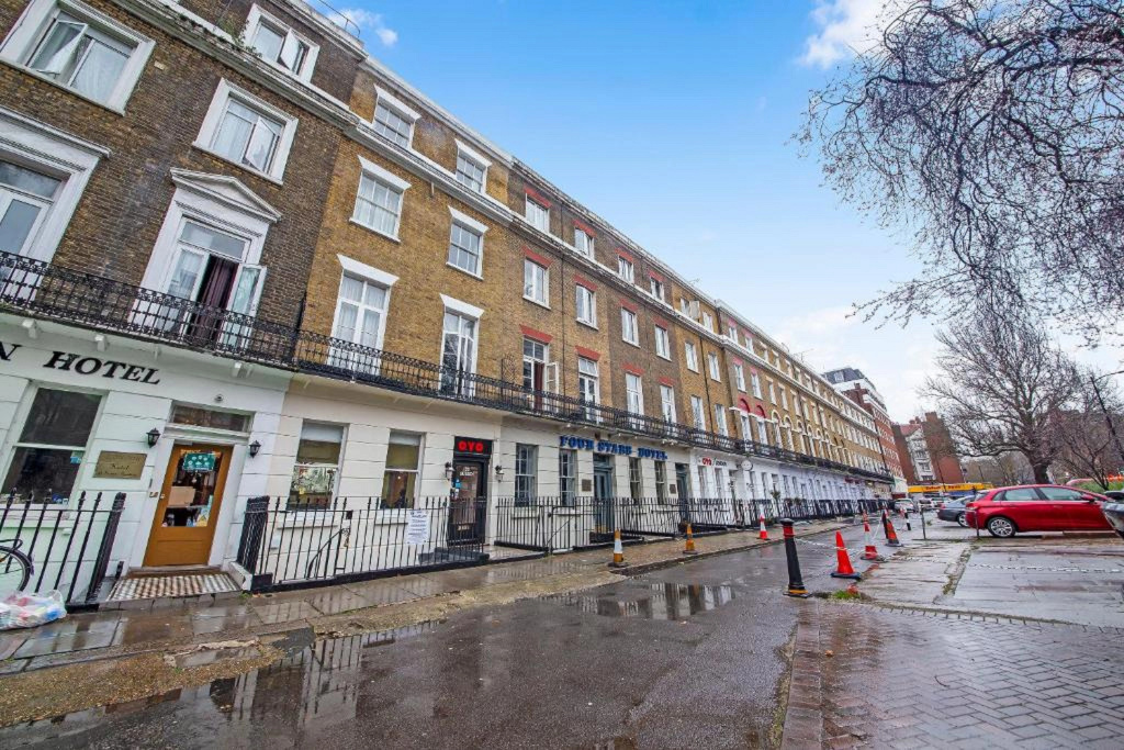 OYO Townhouse 30 Sussex Hotel