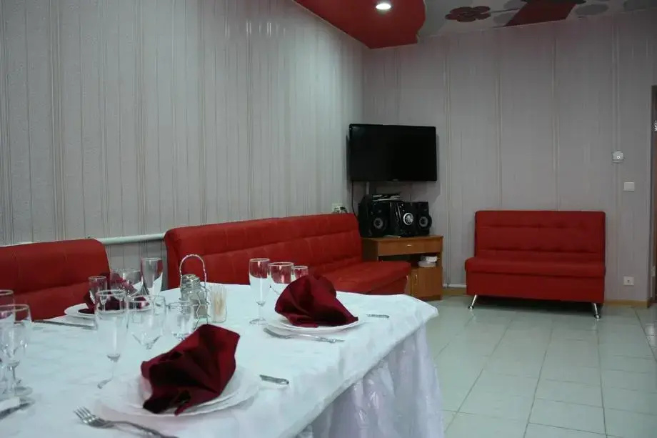 Food & Beverage