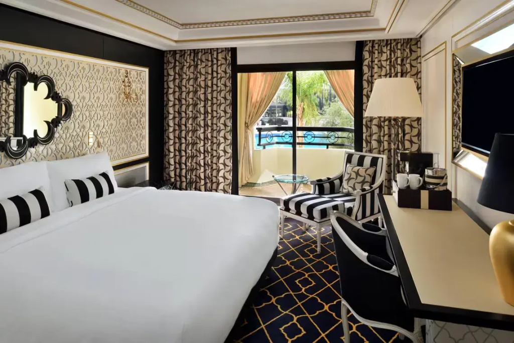 Deluxe Double room with balcony and with pool view (full double bed)