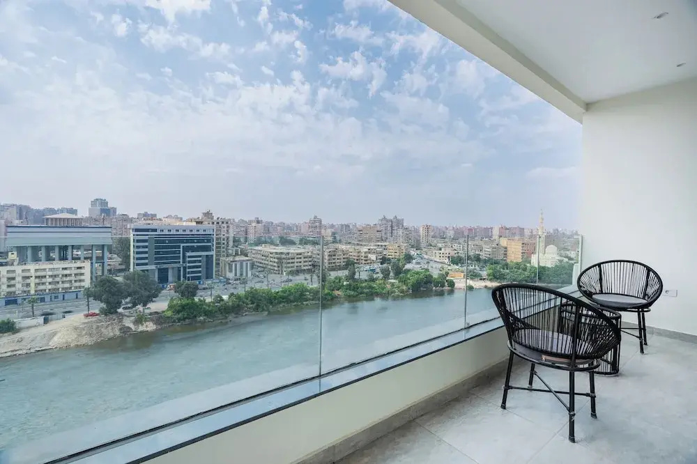 3 Bedrooms Apartment with balcony and with river view