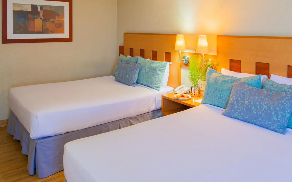 Hotel Mirabel — 3