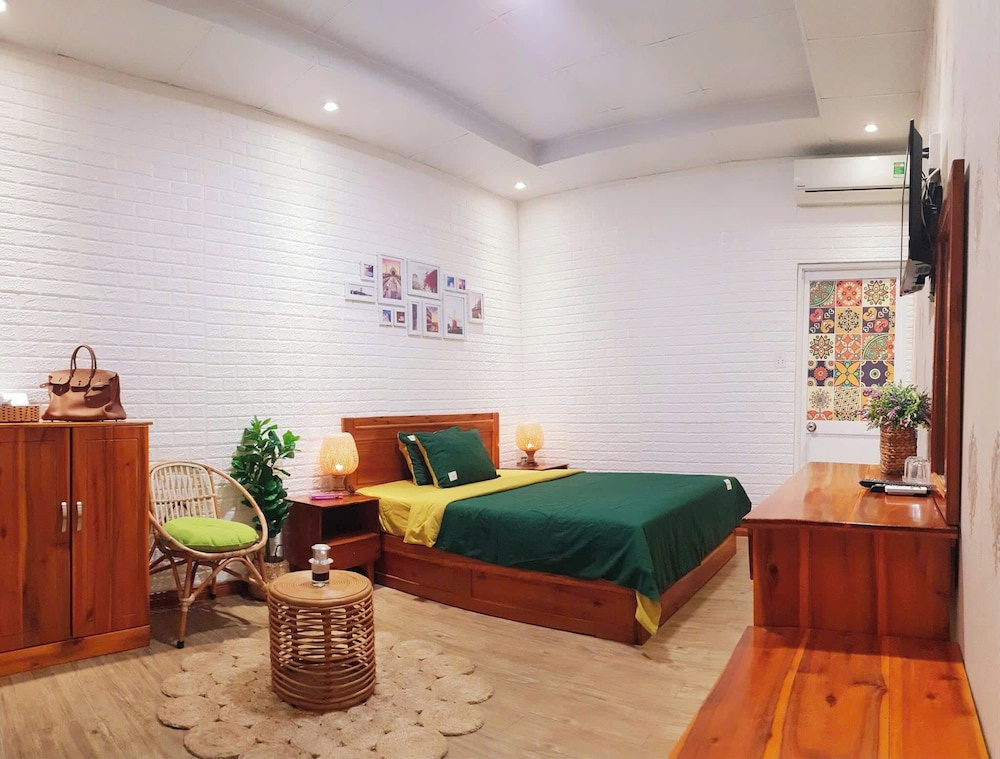 Standard Double room with balcony (full double bed)