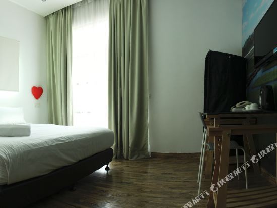 V Garden Hotel