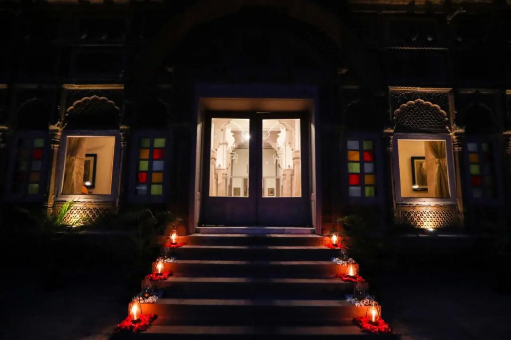 WelcomHeritage Bal Samand Lake Palace