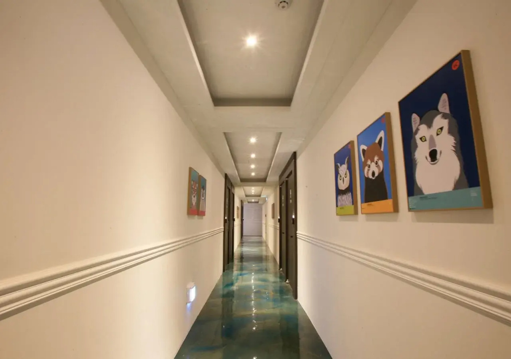 Lobby & Reception