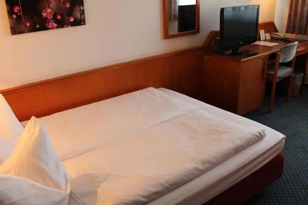 Economy Double room (full double bed)