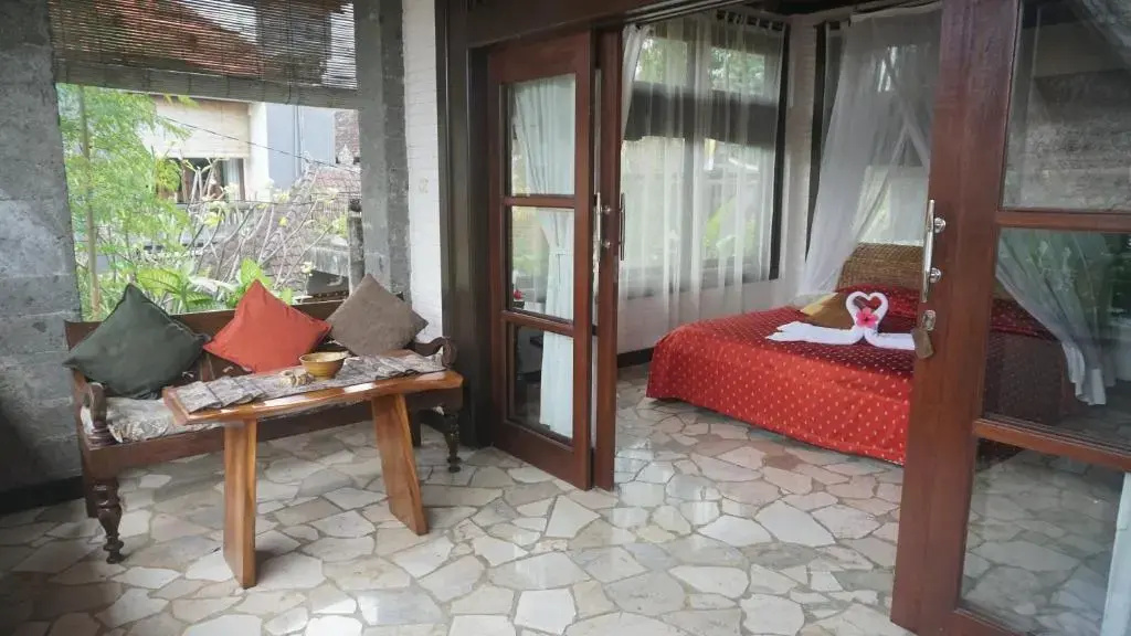 Standard Double room with balcony (full double bed)