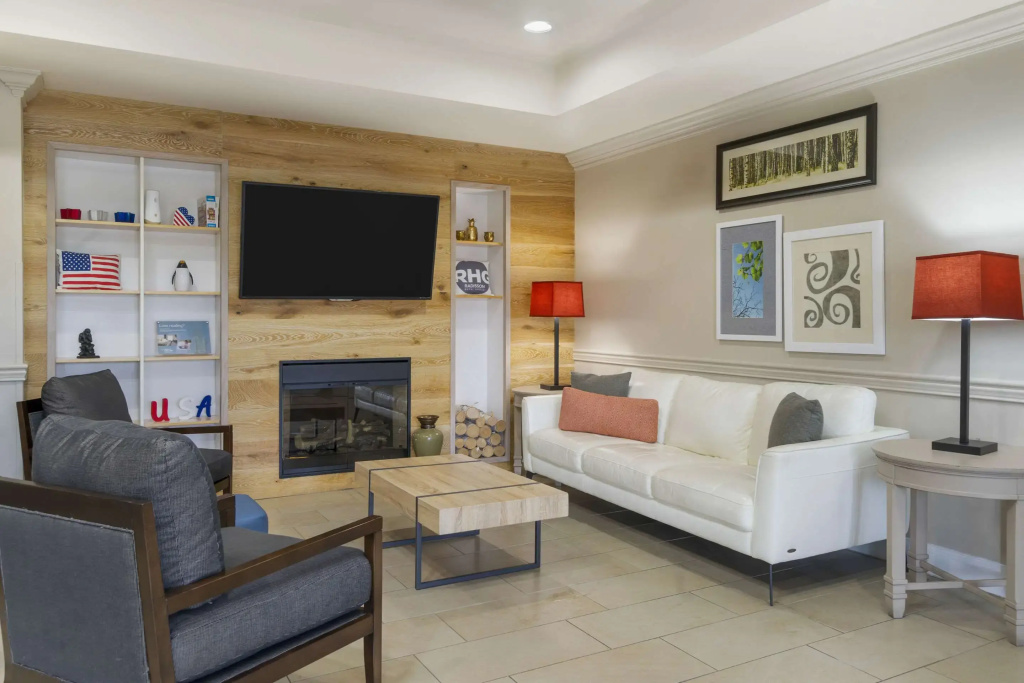 Lobby & Reception