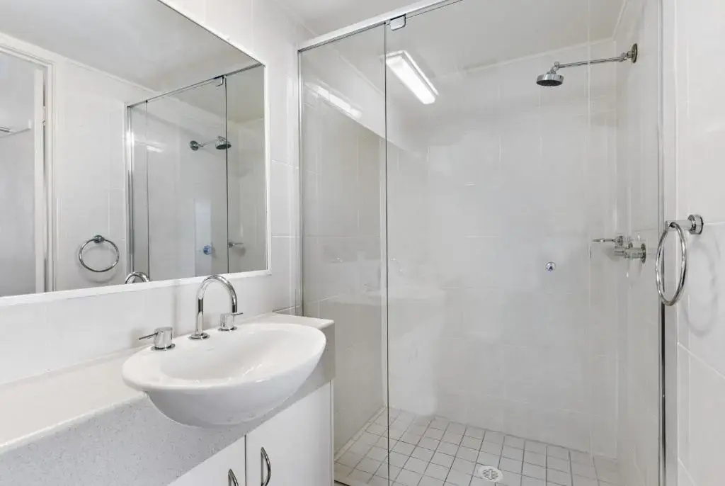 2 Bedrooms Penthouse Apartment