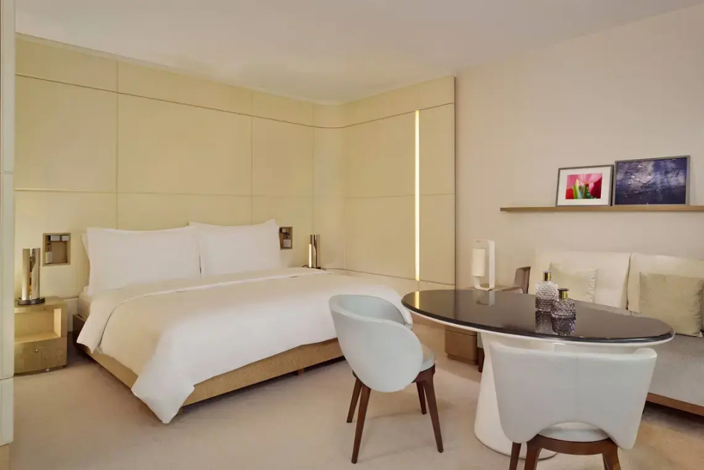Standard Double room with balcony (full double bed)