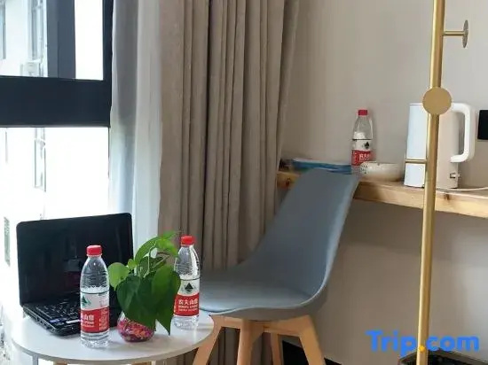 Food & Beverage