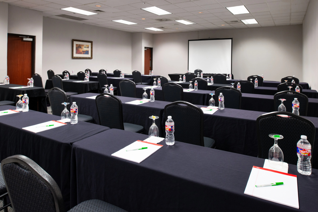 Holiday Inn Hotel & Suites Beaumont Plaza (I-10 & Walden) by IHG - Général