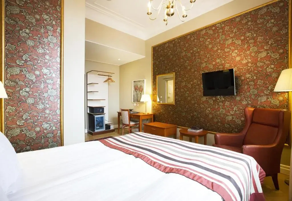Classic Double room (full double bed)