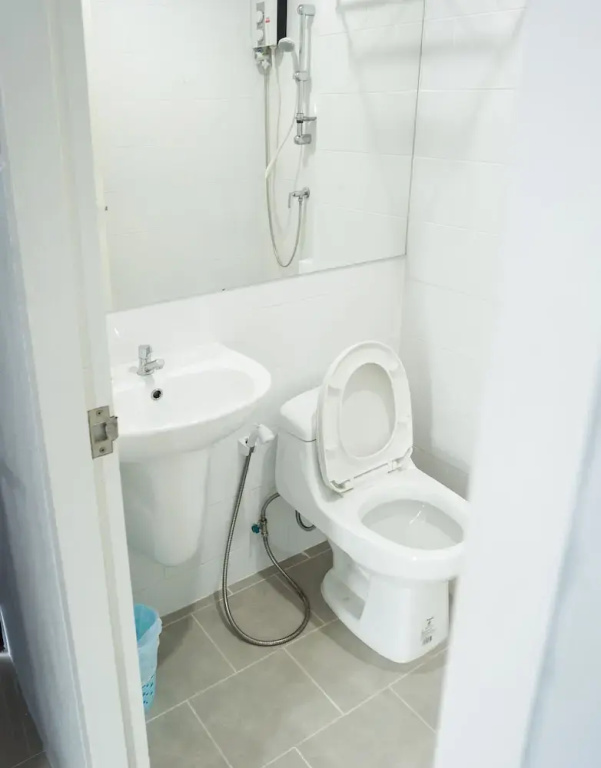 Standard Double room with balcony (full double bed)