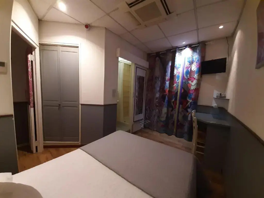 Standard Double room (full double bed)
