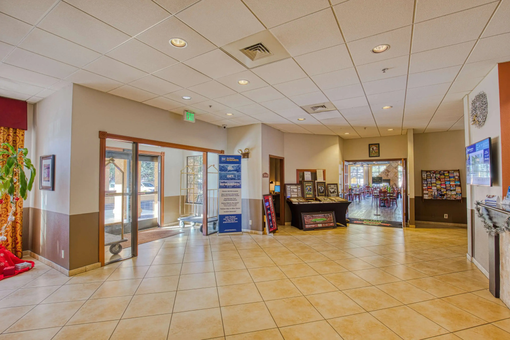 Lobby & Reception